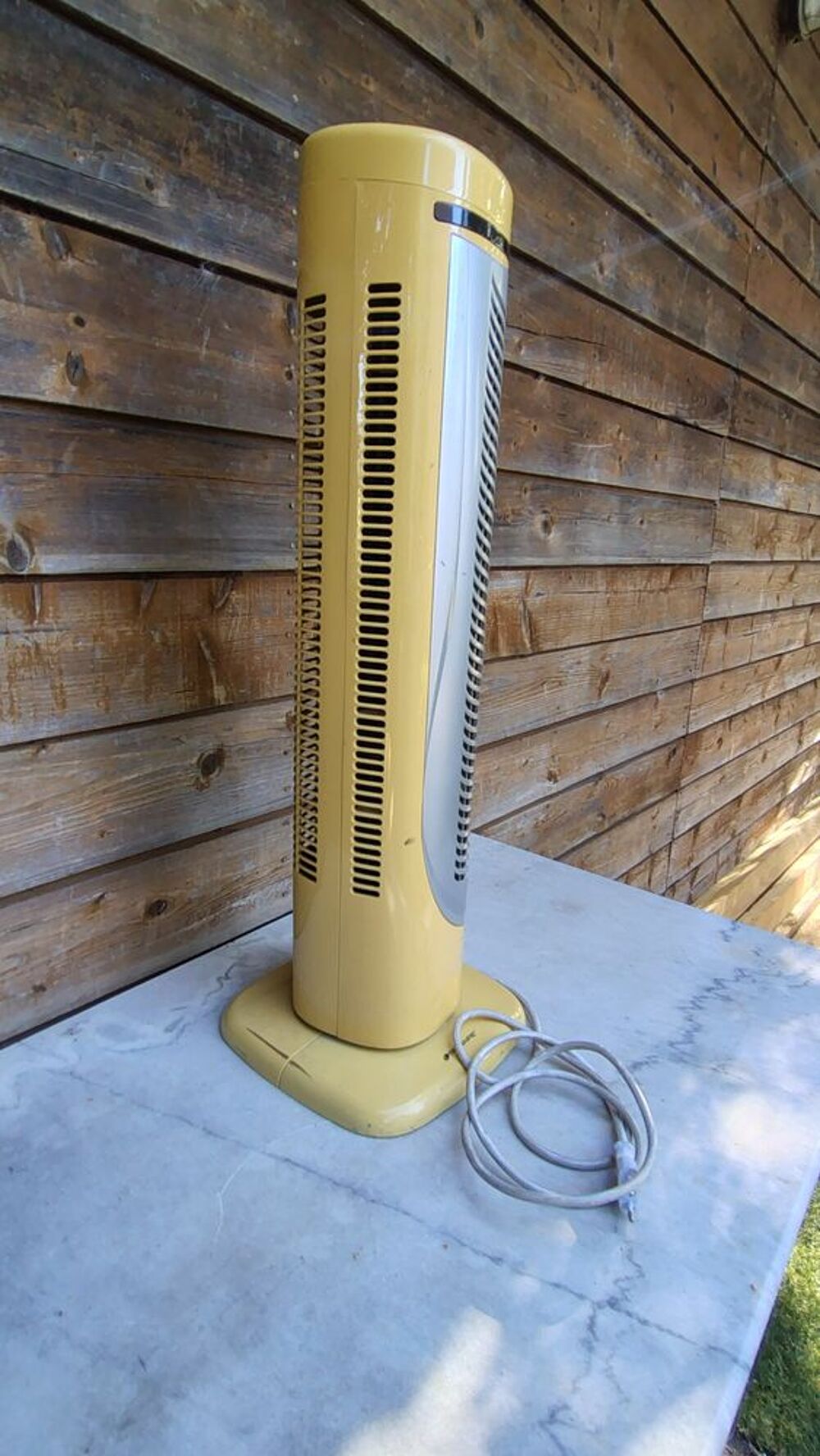 Ventilateur colonne BIONAIRE 3 vitesses avec minuterie Electroménager