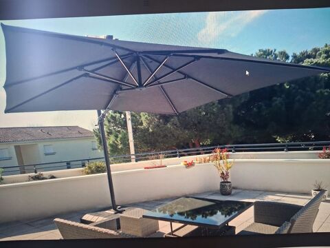 Parasol d�port� grande surface avec �clairage+ socle 0 Le Teich (33)