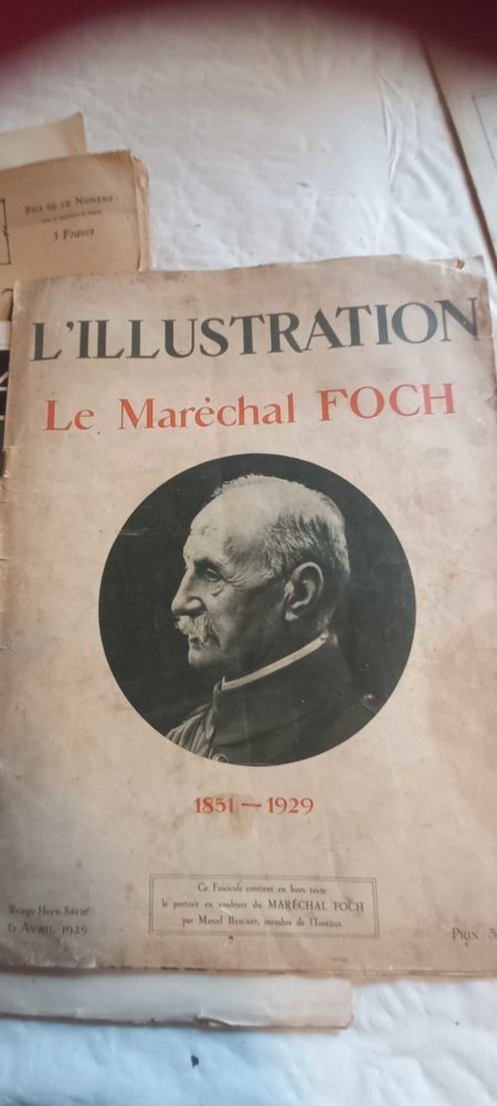 l'illustration 11 journaux 