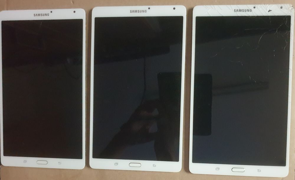 Lot tablettes pour pi&egrave;ces 13 Téléphones et tablettes