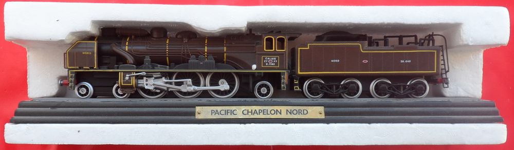 Maquette de train PACIFIC CHAPELON NORD locomotive + 1 wagon 