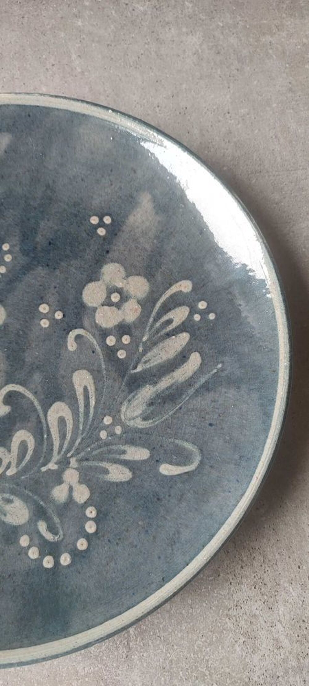 Grande assiette en gr&egrave;s d'Alsace Vincent Pirard Soufflenheim 