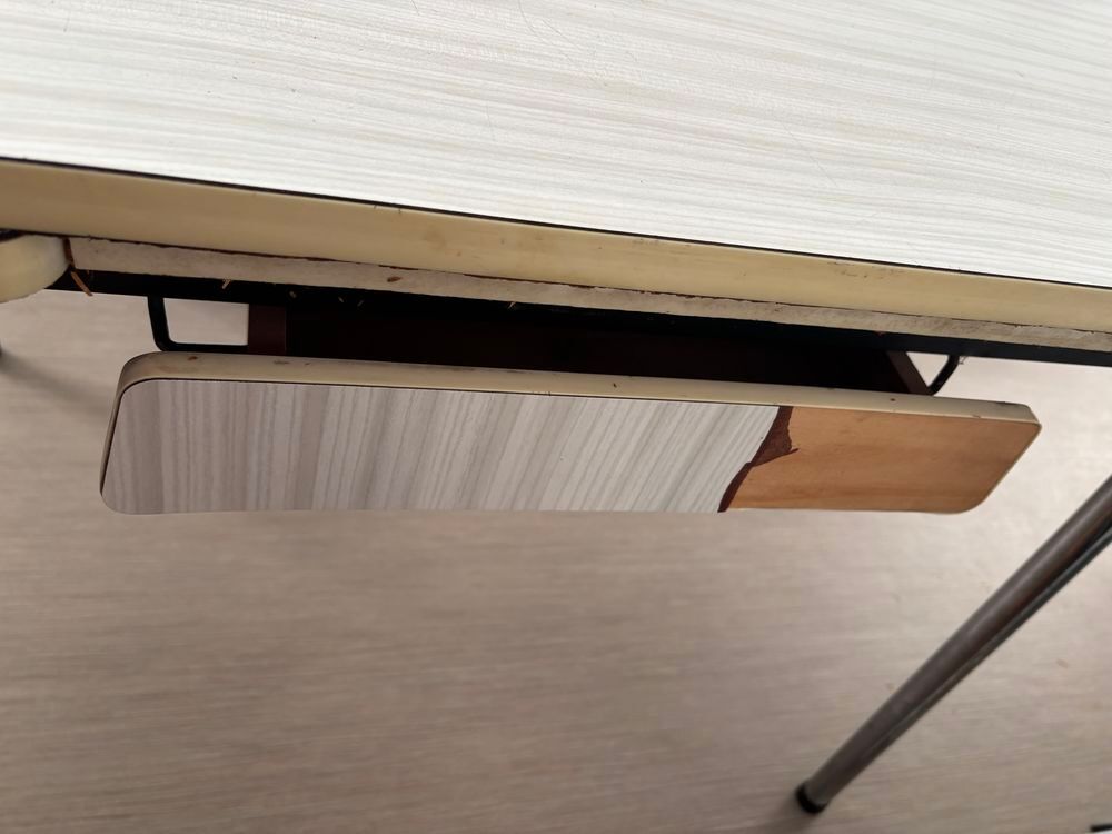Table en Formica Meubles