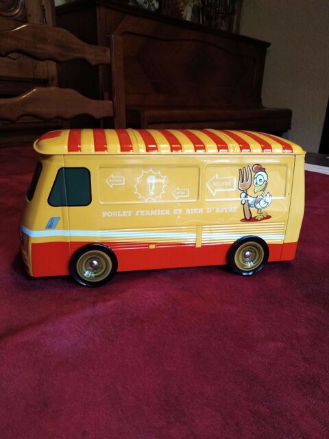 Camion peugeot J7 jaune 15 Avermes (03)