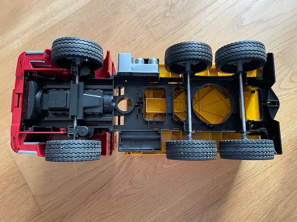 Camion benne Bruder sur porteur MAN 
Jeux / jouets