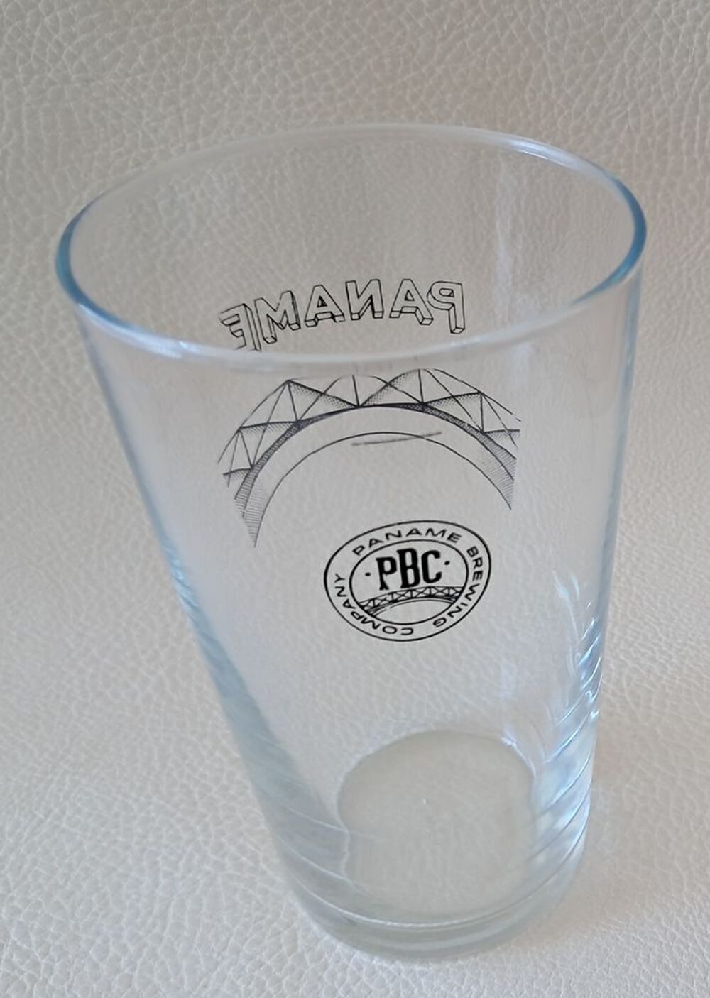 Verre transparent de la brasserie paname brewing company 