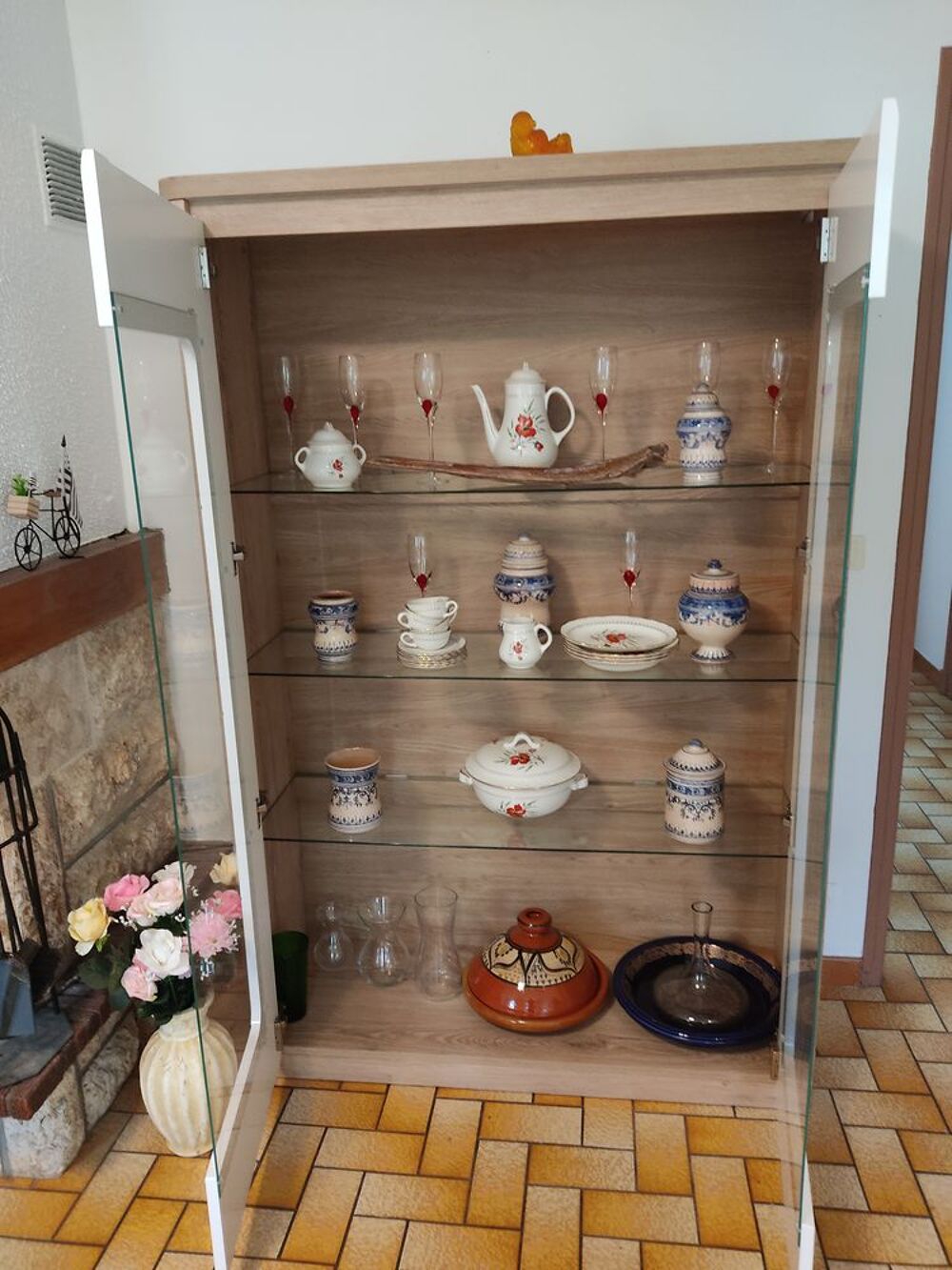 Particulier meuble vitrine de 2021 moiti&eacute; prix Meubles
