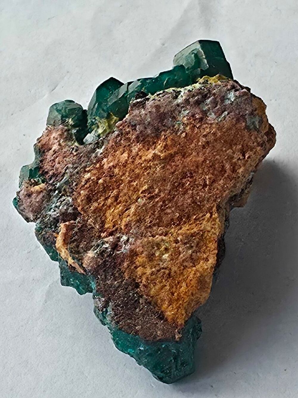 Sp&eacute;cimen Dioptase brute naturelle-Cristaux vert &eacute;meraude 