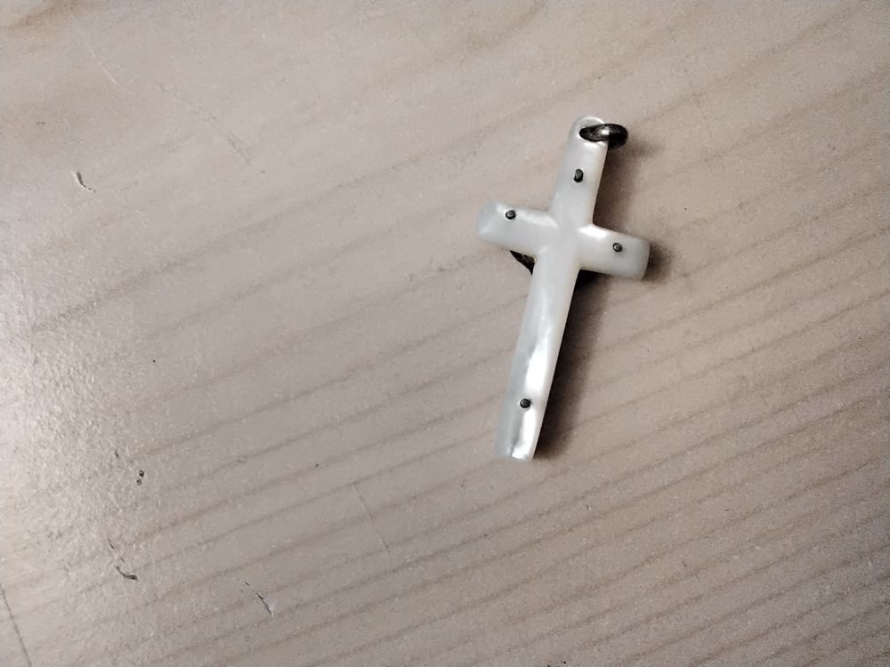 2 croix pendentif Bijoux et montres
