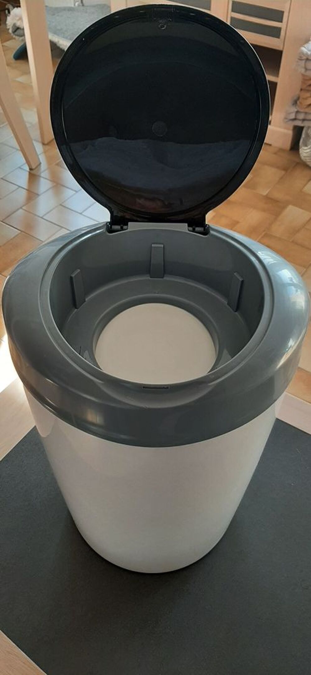 Poubelle pour couches b&eacute;b&eacute; Puériculture