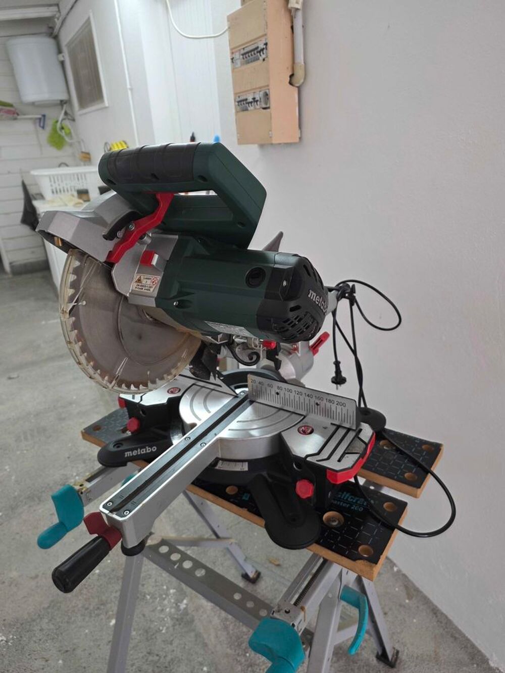 Scie &agrave; onglets Metabo 254 mm Bricolage