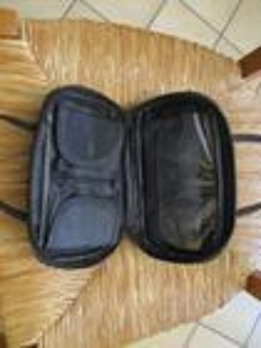 Pochette pour mat&eacute;riel de maquillage avec miroir et autres Maroquinerie