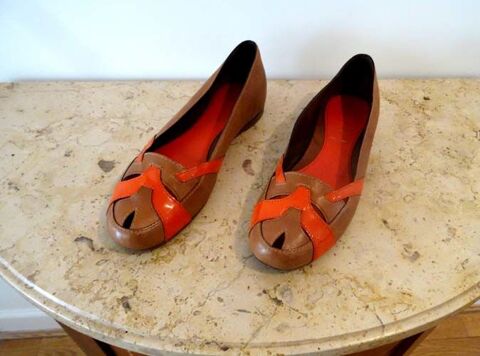 Chaussures femme en cuir PRADA, p. 38, talons plats, TBE 46 Paris 4 (75)