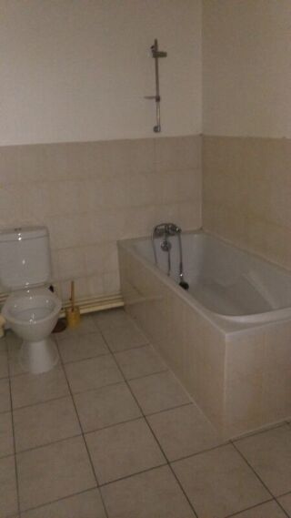  Appartement à louer 3 pièces 87 m²