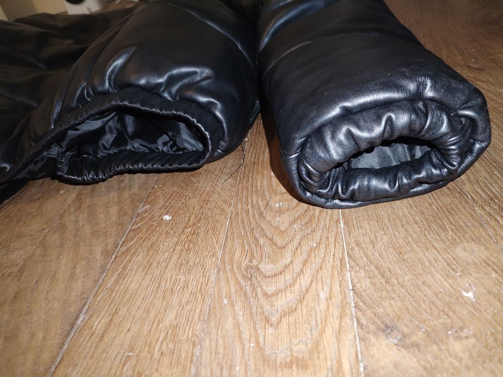 Doudoune simili cuir (taille S)
Vêtements