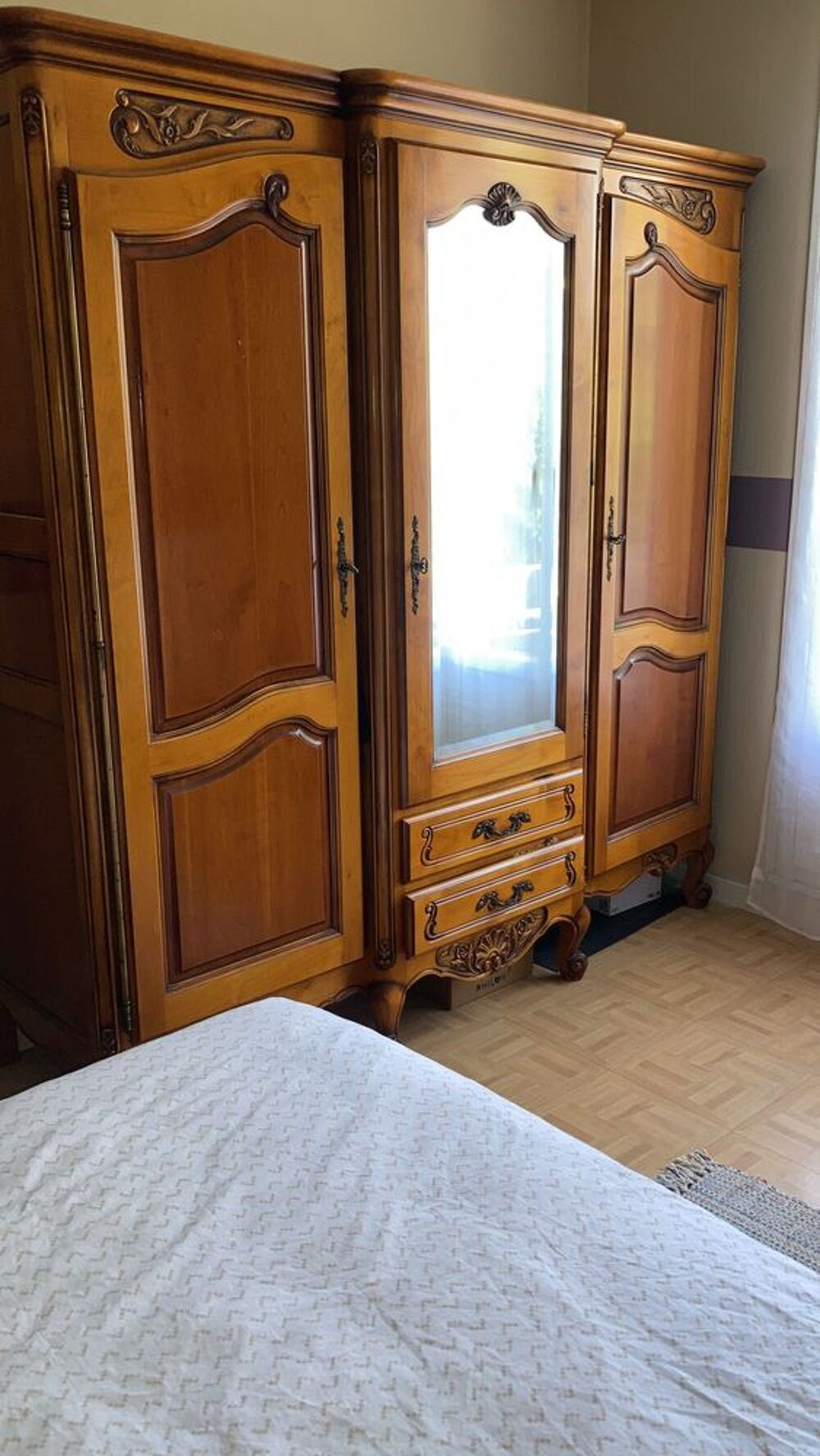 armoire chambre et 2 chevets Meubles