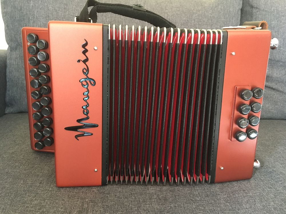 Accord&eacute;on diatonique Maugein Nomade NEUF - 2 rangs 8 basses Instruments de musique