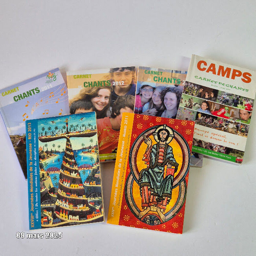 Lot de 4 carnets de chants et 2 carnets de p&egrave;lerins journ&eacute;es 