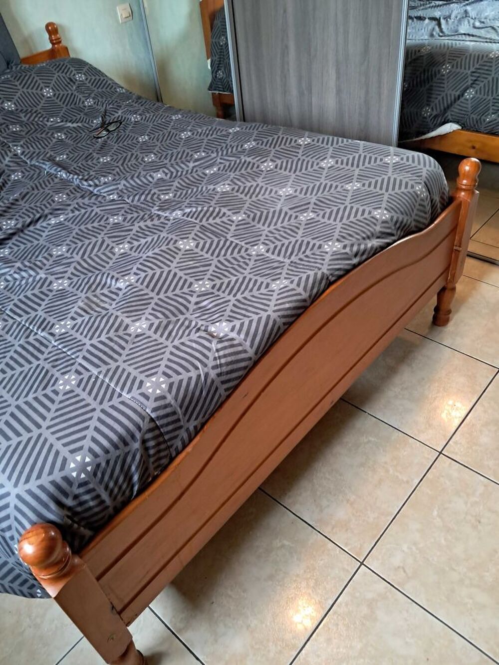 Lit 150cmsx200cms, Sommier latte et matelas. Meubles