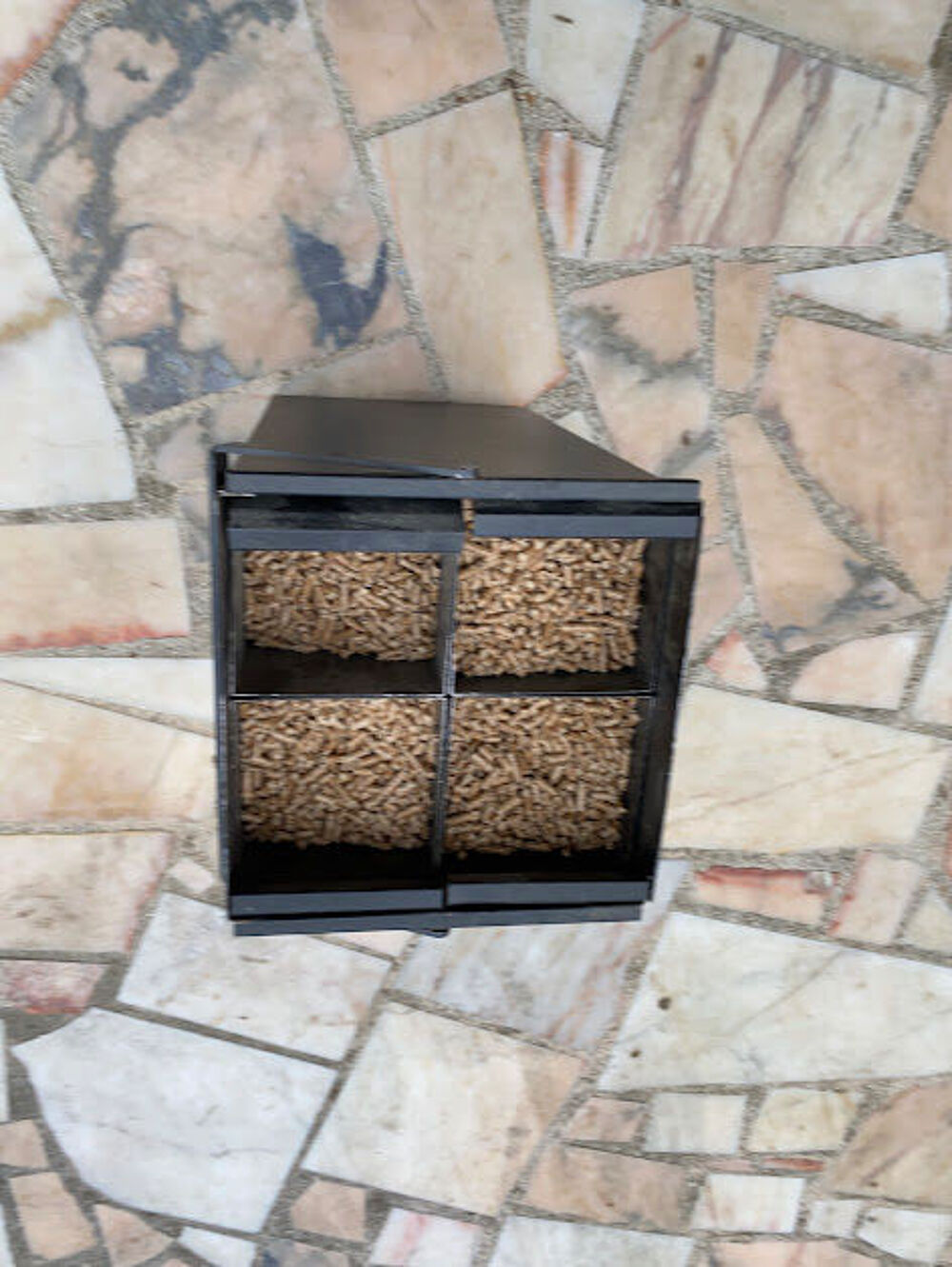 Seau &agrave; Pellets - Distribution Facile et Propre-Capacit&eacute; 15kg Bricolage