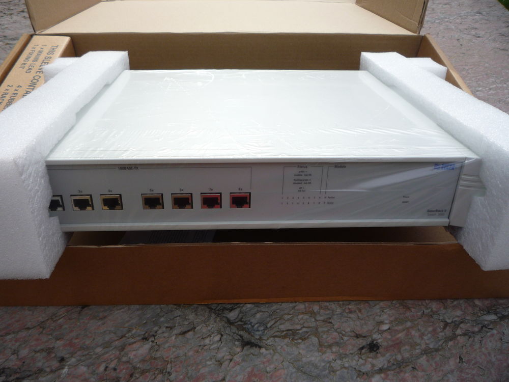 Stack it switch 3000 TX 8 port Matériel informatique