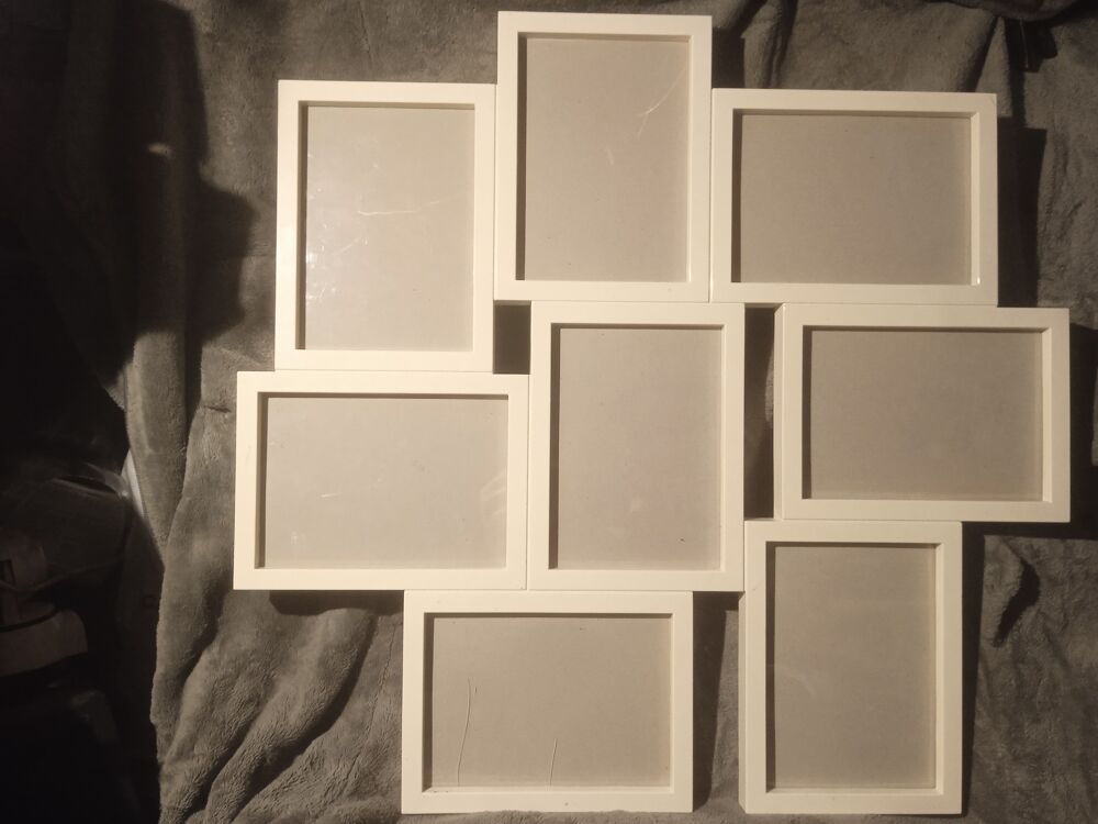8 cadres blancs en 1 Photos/Video/TV