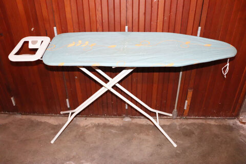 Table à repasser 25 Vandœuvre-lès-Nancy (54)