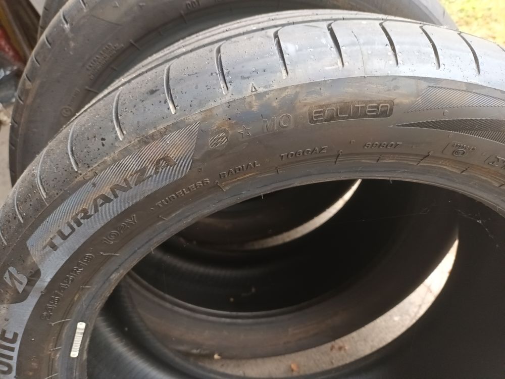 Lot de pneus Bridgestone Turanza 245 45 19 Bricolage