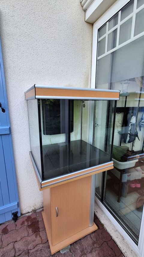 Aquarium 250 litres , 50 95690 Frouville