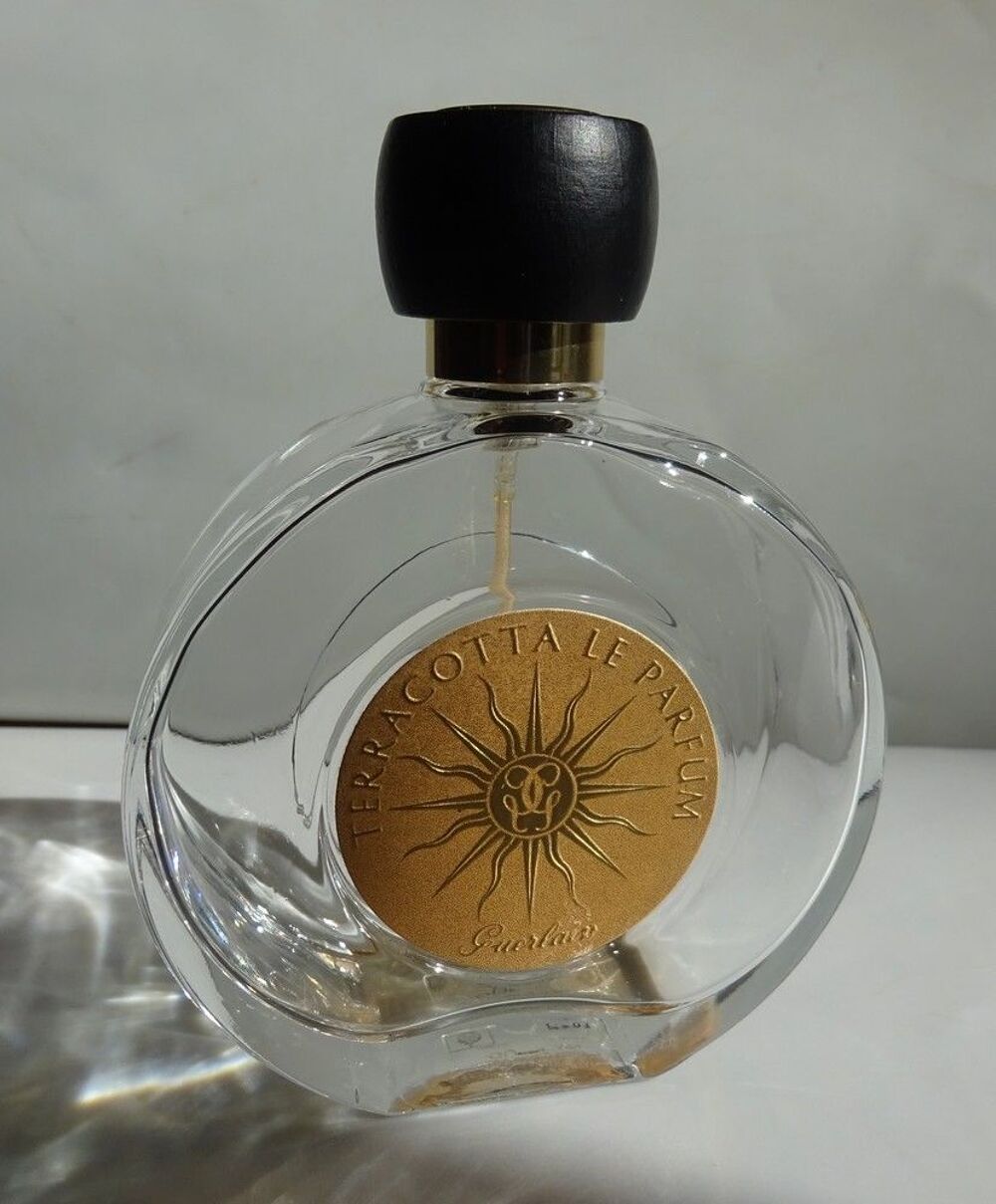 Flacon vapo. vide TARRACOTTA de GUERLAIN 