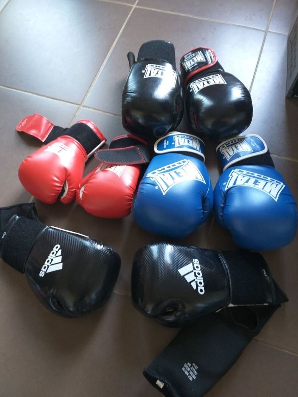 lot materiels de frappe boxe Thai Sports