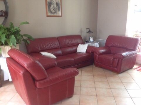 canap cuir bordeaux, canap plus deux fauteuils. 250 taules (17)