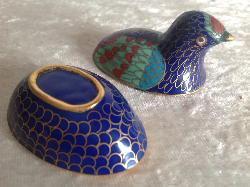 POULE EN &Eacute;MAUX CLOISONN&Eacute;S S'OUVRANT Envoi Possible
Décoration