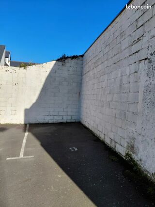  Parking / Garage � louer 10 m� Chartres-de-bretagne