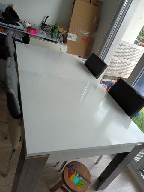 Table a rallonge 70 Nanterre (92)