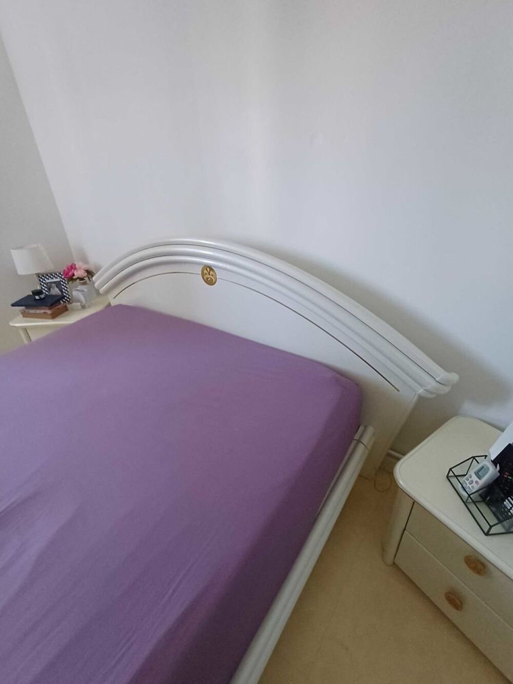 lit +sommier +2 chevets Meubles