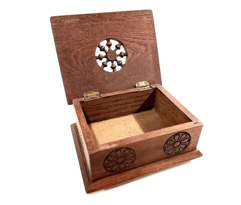 Coffre Breton � bijoux sculpt� bois 14 Montigny-aux-Amognes (58)