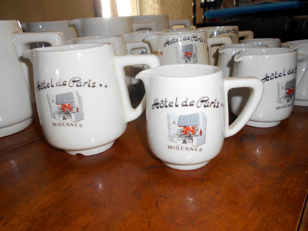 Pichet pot &agrave; lait caf&eacute; th&eacute; porcelaine H&ocirc;tel de Paris Dcoration