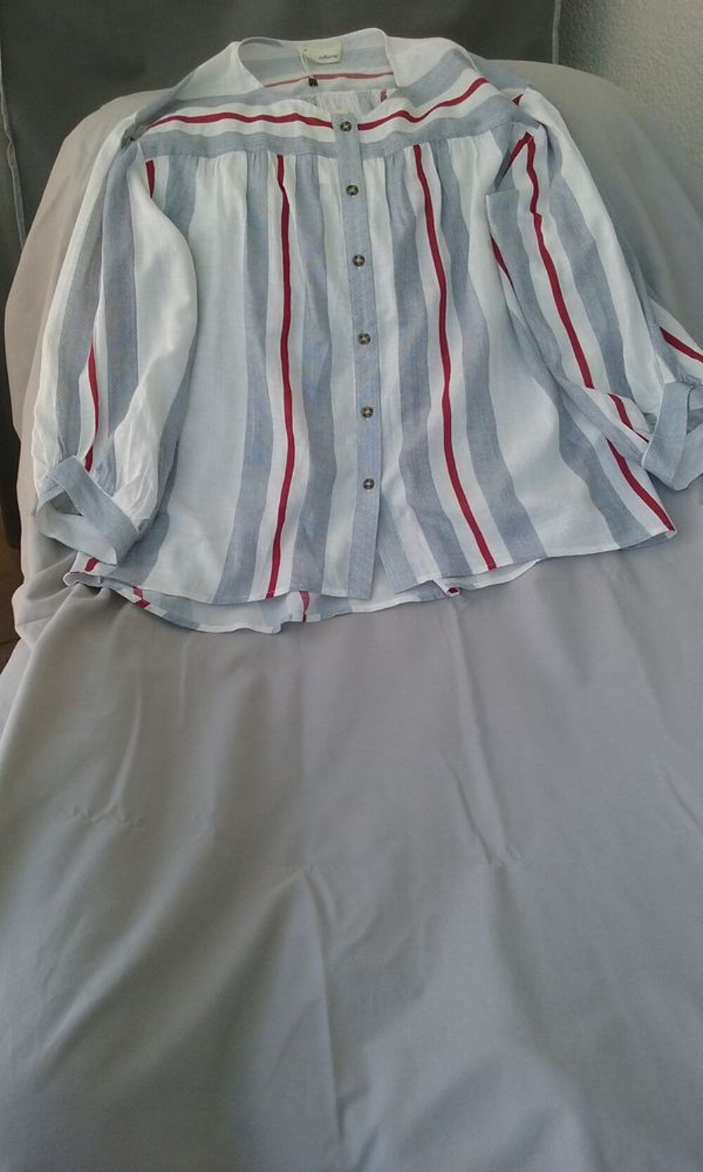 chemise . t&eacute;l&eacute;phone 0490270425 Vêtements