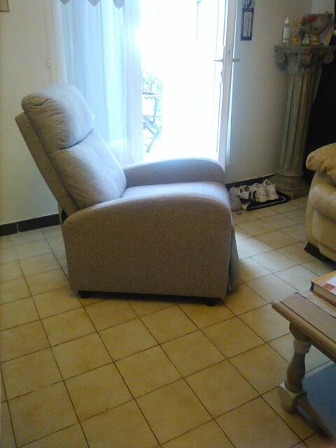 FAUTEUIL MANUEL 1 PLACE. 70 Le Thor (84)