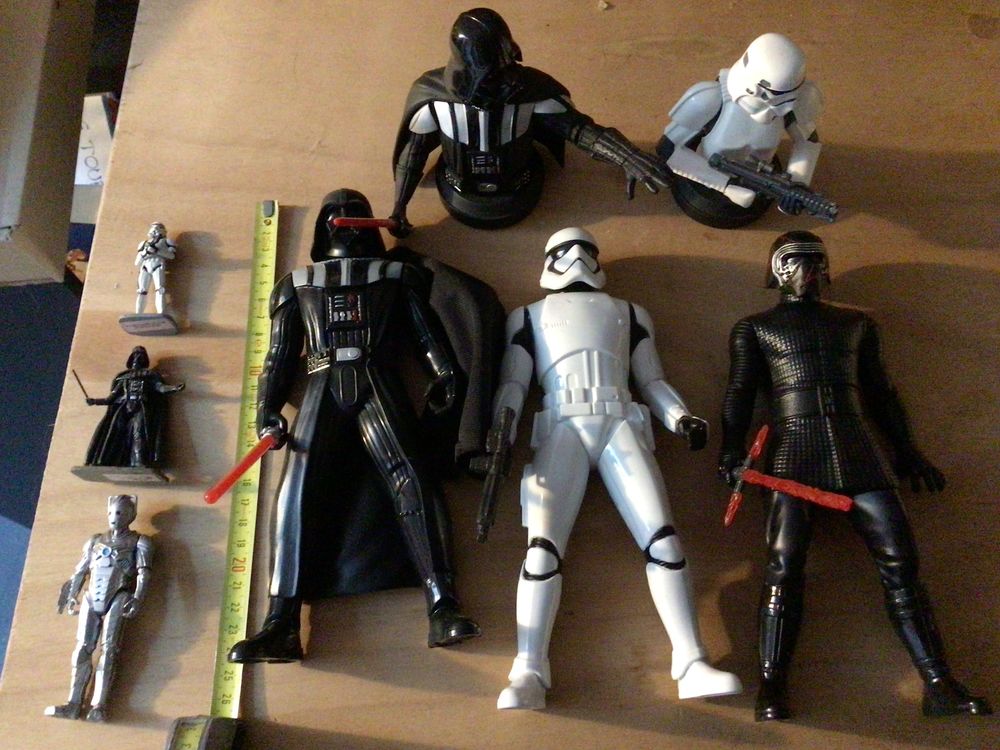8 figurines star wars 