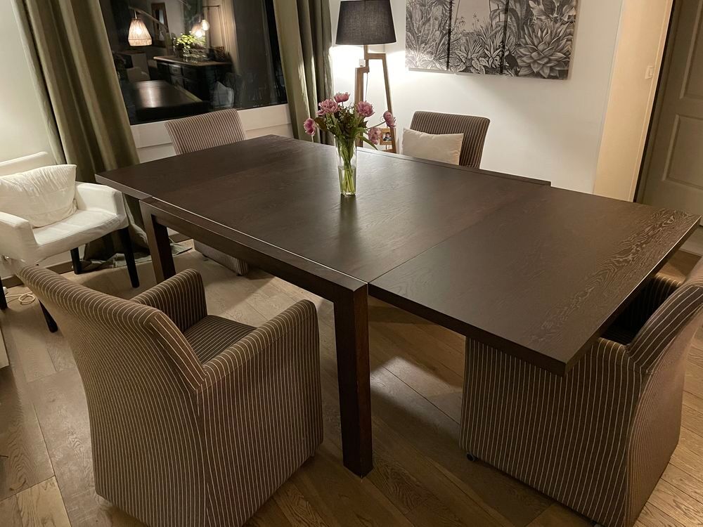Table &agrave; manger de style moderne 10 couverts Meubles