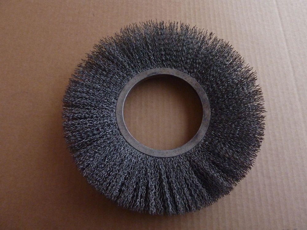 Brosse m&eacute;tallique neuve 250 mm pour touret &agrave; meuler Bricolage
