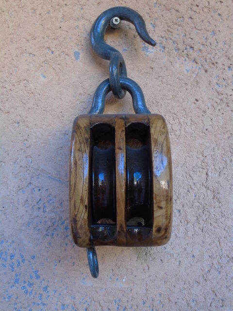 POULIE DE VOILIER BOIS de CHENE ET FONTE 75 Solli�s-Toucas (83)