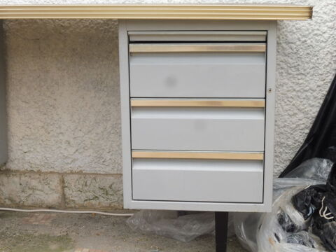 bureau attal style industriel 85 Villemoustaussou (11)