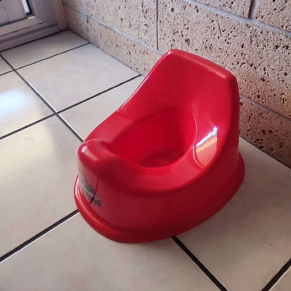 Pot pour b&eacute;b&eacute; rouge Cars McQueen Mobilier enfants