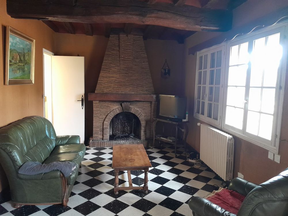 Vente Maison Maison 130 m² . 6 chambres . terrain 2 890 m² . dépendance Tosny