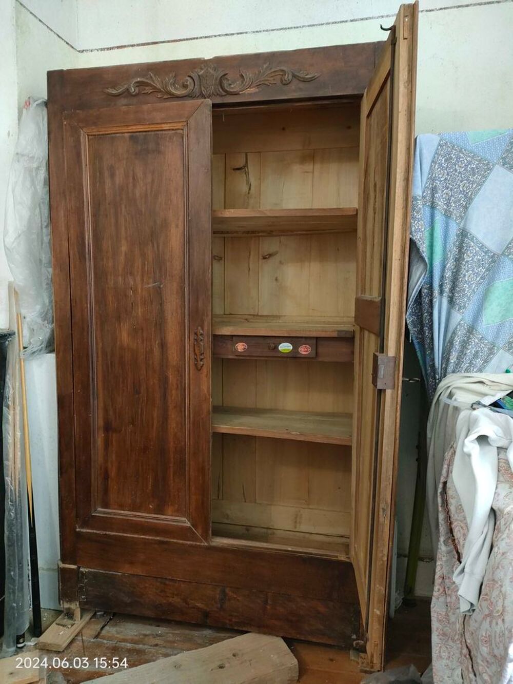 Armoire ancienne en bois massif Meubles