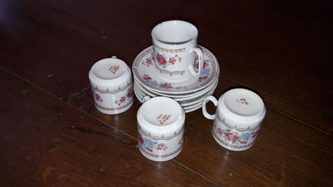 Tasses et soucoupes 4 Bouffmont (95)