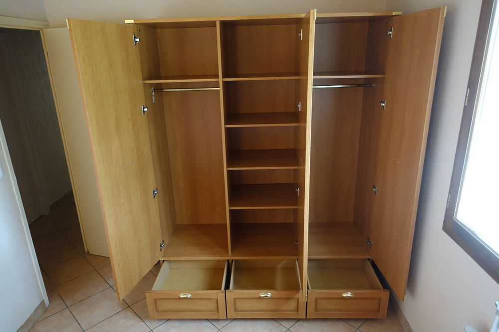 Armoire bois, Meubles